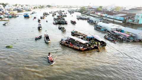 Tả Chợ Nổi Cái Răng - Khám Phá Nét Đặc Trưng Văn Hóa Miền Tây