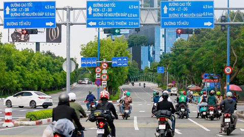 Thí điểm đèn giao thông không đếm ngược tại TP.HCM thực tế ra sao? - Tuổi  Trẻ Online