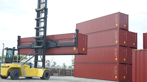 Doanh nghiệp nước ngoài tăng mua vỏ container Việt Nam - Tuổi Trẻ Online