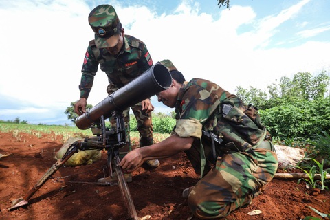 Phiến quân Myanmar chiếm căn cứ quân sự lớn, bắt các sĩ quan cấp cao ...