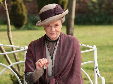 2. Diễn viên Maggie Smith, Giáo sư McGonagall trong Harry Potter, qua đời ở tuổi 89.