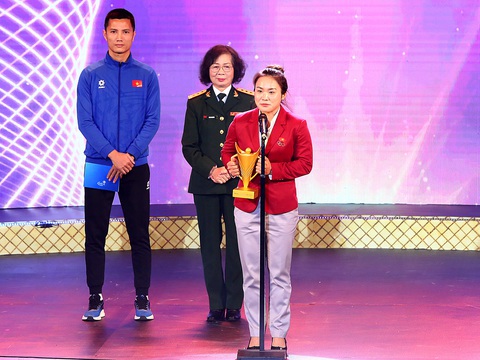 Rời Vĩnh Phúc vì bị nợ tiền, VĐV canoeing Nguyễn Thị Hương có được tập luyện? - Tuổi Trẻ Online