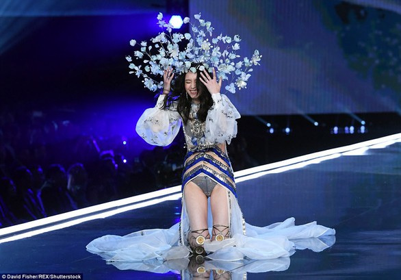 Hình ảnh ấn tượng tại Victoria’s Secret Fashion Show 2017 - Ảnh 3. Hình ảnh ấn tượng tại Victoria’s Secret Fashion Show 2017 - Ảnh 3.
