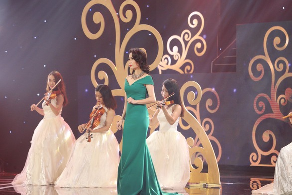 Gala nhạc Việt mừng tuổi lên 5 với Những ngày khi ta còn trẻ - Ảnh 3. Gala nhạc Việt mừng tuổi lên 5 với Những ngày khi ta còn trẻ - Ảnh 3.