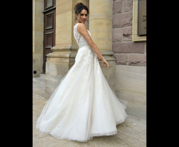Chuyện tình hoàng tử Harry và cô Lọ Lem Meghan Markle - Ảnh 17. Chuyện tình hoàng tử Harry và cô Lọ Lem Meghan Markle - Ảnh 17.