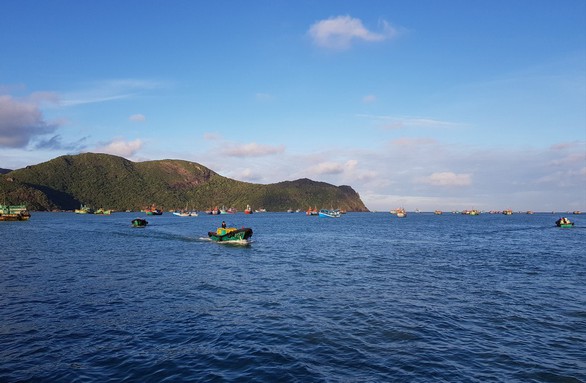 Hàng ngàn ngư dân tại Côn Đảo sẵn sàng ra khơi - Ảnh 1. Hàng ngàn ngư dân tại Côn Đảo sẵn sàng ra khơi - Ảnh 1.