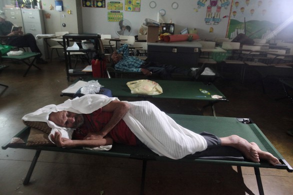 Bão Irma tàn phá các đảo khu vực Caribe - Ảnh 10. Bão Irma tàn phá các đảo khu vực Caribe - Ảnh 10.