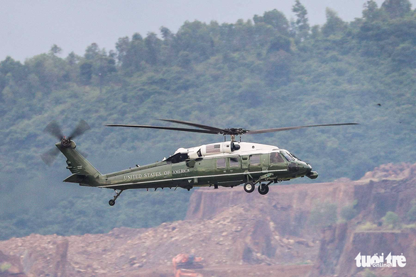Cận cảnh trực thăng Marine One thử sức ở Đà Nẵng - Ảnh 12. Cận cảnh trực thăng Marine One thử sức ở Đà Nẵng - Ảnh 12.