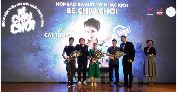 Bé chịu chơi: Con cái đâu phải tấm huy chương của cha mẹ - Ảnh 1. Bé chịu chơi: Con cái đâu phải tấm huy chương của cha mẹ - Ảnh 1.