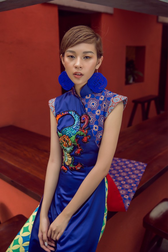 Tóc ngắn Phí Phương Anh cá tính với áo dài - Ảnh 5. Tóc ngắn Phí Phương Anh cá tính với áo dài - Ảnh 5.
