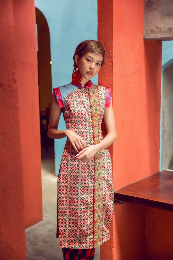 Tóc ngắn Phí Phương Anh cá tính với áo dài - Ảnh 10. Tóc ngắn Phí Phương Anh cá tính với áo dài - Ảnh 10.