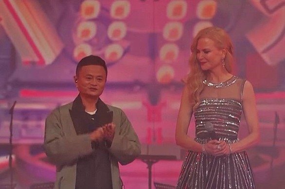 Nicole Kidman bất ngờ xuất hiện trong lễ hội âm nhạc Tianmao - Ảnh 3. Nicole Kidman bất ngờ xuất hiện trong lễ hội âm nhạc Tianmao - Ảnh 3.