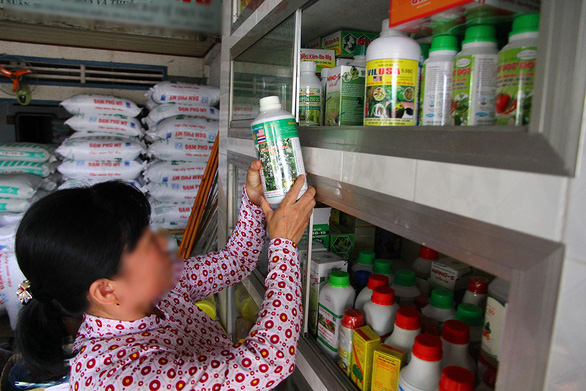 Hơn 4.000 sản phẩm thuốc bảo vệ thực vật được buôn bán, sử dụng tại Việt Nam - Ảnh 1.