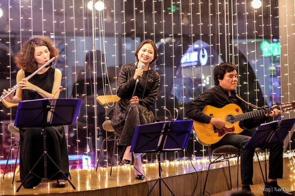Giang Trang: thám hiểm ca từ nửa tối để gạn những bóng nắng... - Ảnh 9. Giang Trang: thám hiểm ca từ nửa tối để gạn những bóng nắng... - Ảnh 9.