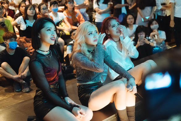 Liz Kim Cương trở về với nhóm LIME qua MV Party girlz - Ảnh 5. Liz Kim Cương trở về với nhóm LIME qua MV Party girlz - Ảnh 5.
