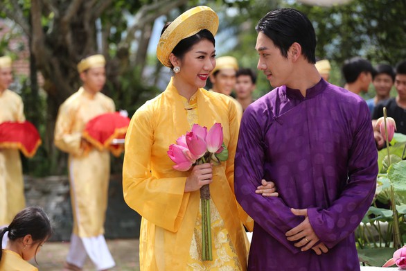 Mẹ chồng và câu chuyện phục trang bắt mắt - Ảnh 11. Mẹ chồng và câu chuyện phục trang bắt mắt - Ảnh 11.
