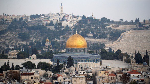 Israel tuyên bố hơn 10 quốc gia muốn dời đại sứ quán tới Jerusalem - Ảnh 1. Israel tuyên bố hơn 10 quốc gia muốn dời đại sứ quán tới Jerusalem - Ảnh 1.