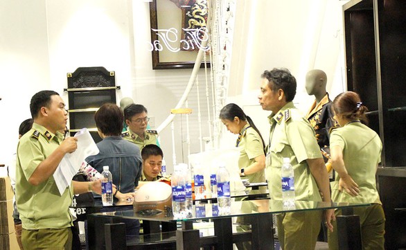 Cán bộ bị kiểm điểm vụ Con Cưng có được bổ nhiệm tiếp: Bộ Công thương lên tiếng - Ảnh 2. Cán bộ bị kiểm điểm vụ Con Cưng có được bổ nhiệm tiếp: Bộ Công thương lên tiếng - Ảnh 2.