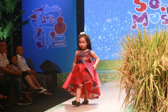 Mỹ Tâm mong có 12 tỷ để hỗ trợ trẻ thiệt thòi học nhạc - Ảnh 6. Mỹ Tâm mong có 12 tỷ để hỗ trợ trẻ thiệt thòi học nhạc - Ảnh 6.