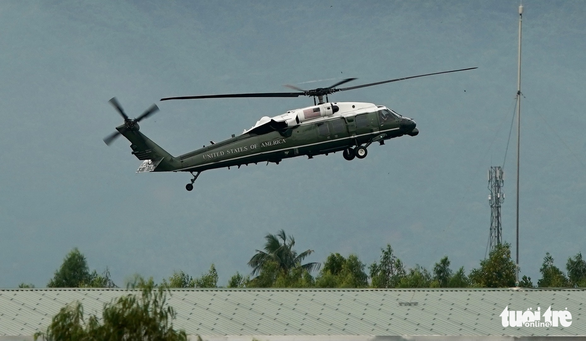 Cận cảnh trực thăng Marine One thử sức ở Đà Nẵng - Ảnh 6. Cận cảnh trực thăng Marine One thử sức ở Đà Nẵng - Ảnh 6.