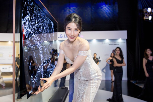 Điểm mặt loạt TV OLED 2017 của LG - Ảnh 5. Điểm mặt loạt TV OLED 2017 của LG - Ảnh 5.