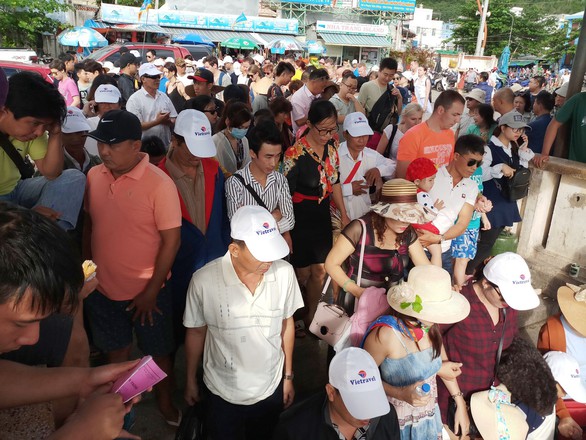 Khách nội địa đi chơi Nha Trang tăng nhẹ - Ảnh 1. Khách nội địa đi chơi Nha Trang tăng nhẹ - Ảnh 1.