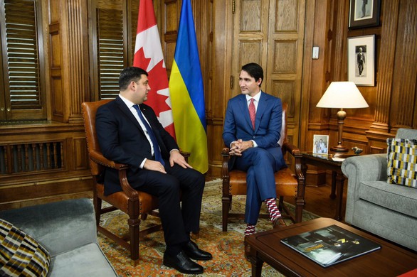 Vị thủ tướng Canada điển trai và chiêu ngoại giao vớ độc đáo - Ảnh 11. Vị thủ tướng Canada điển trai và chiêu ngoại giao vớ độc đáo - Ảnh 11.