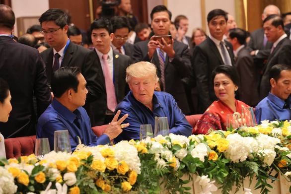 Chủ tịch nước dẫn anh em bốn bể là nhà tại tiệc chiêu đãi APEC - Ảnh 3.