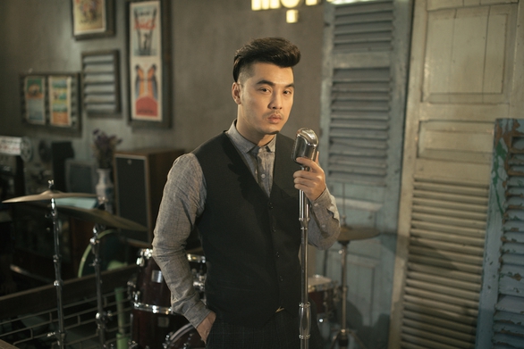 Ưng Hoàng Phúc ra MV ca khúc Người ta nói và mơ về live show - Ảnh 7. Ưng Hoàng Phúc ra MV ca khúc Người ta nói và mơ về live show - Ảnh 7.
