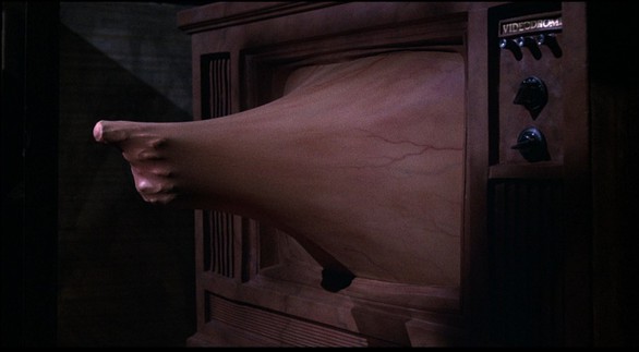 Xem tuyệt phẩm của dòng phim kinh dị đương đại: Videodrome - Ảnh 13. Xem tuyệt phẩm của dòng phim kinh dị đương đại: Videodrome - Ảnh 13.
