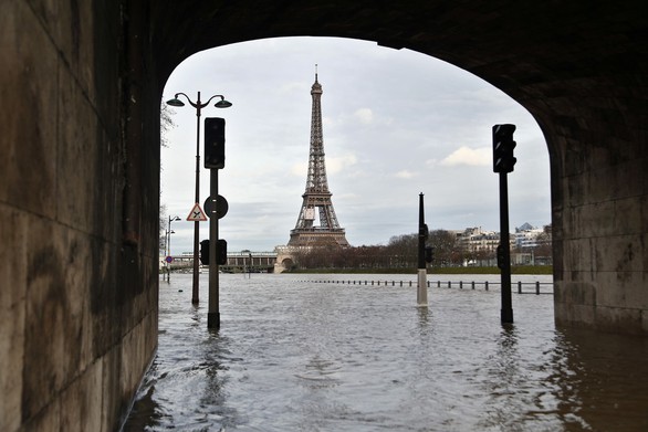 Du lịch Paris bị ảnh hưởng vì lũ sông Seine dâng 5,2m - Ảnh 10. Du lịch Paris bị ảnh hưởng vì lũ sông Seine dâng 5,2m - Ảnh 10.