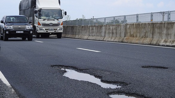 Dừng thu phí cao tốc hư hỏng - Ảnh 1. Dừng thu phí cao tốc hư hỏng - Ảnh 1.