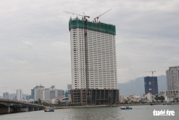 Mường Thanh Khánh Hòa cắt ngọn xong 3 tầng xây vượt - Ảnh 2.