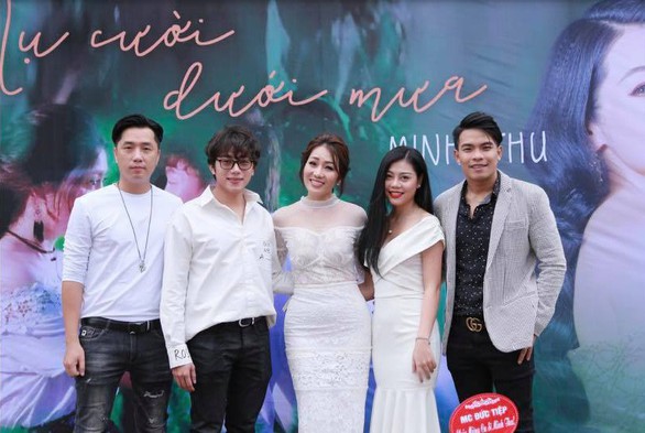 Minh Thu tự đạo diễn MV khiến đạo diễn Khải Hưng ngỡ ngàng - Ảnh 3. Minh Thu tự đạo diễn MV khiến đạo diễn Khải Hưng ngỡ ngàng - Ảnh 3.