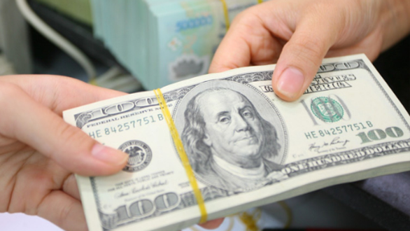 Tạm giữ 1 phụ nữ vận chuyển trái phép 50.000 USD qua biên giới - Ảnh 1. Tạm giữ 1 phụ nữ vận chuyển trái phép 50.000 USD qua biên giới - Ảnh 1.