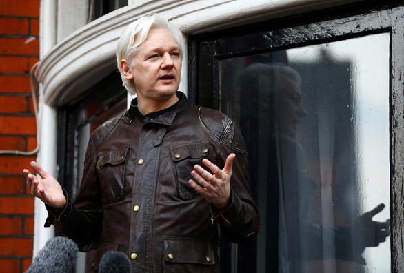 Nhà sáng lập WikiLeaks sẽ ra đầu thú nếu không bị dẫn độ về Mỹ - Ảnh 1. Nhà sáng lập WikiLeaks sẽ ra đầu thú nếu không bị dẫn độ về Mỹ - Ảnh 1.