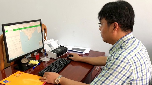 Tàu cá hết đường đánh bắt bất hợp pháp - Ảnh 2. Tàu cá hết đường đánh bắt bất hợp pháp - Ảnh 2.