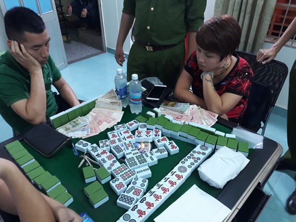 Bắt quả tang nhóm du khách Trung Quốc đánh bạc trái phép - Ảnh 1. Bắt quả tang nhóm du khách Trung Quốc đánh bạc trái phép - Ảnh 1.