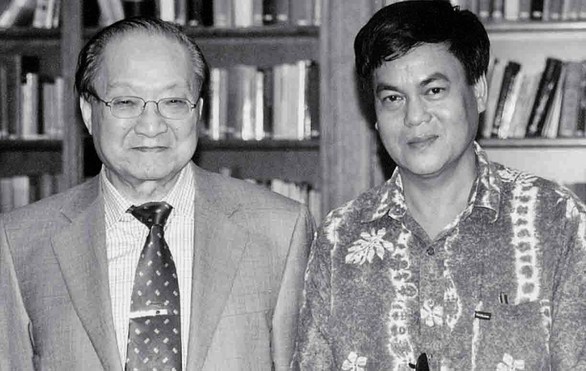 Nhớ Kim Dung nhiều có khi vì ông đã cắn vào chúng ta... - Ảnh 2. Nhớ Kim Dung nhiều có khi vì ông đã cắn vào chúng ta... - Ảnh 2.