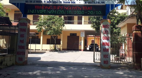 Thu hồi quyết định kỷ luật học sinh nói xấu thầy cô trên Facebook - Ảnh 1. Thu hồi quyết định kỷ luật học sinh nói xấu thầy cô trên Facebook - Ảnh 1.