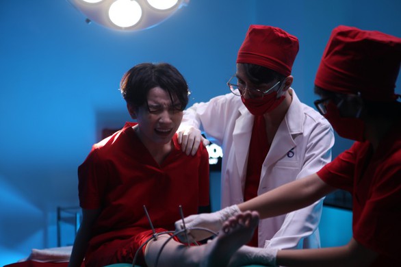 Nguyễn Trần Trung Quân trở lại với Màu nước mắt - Ảnh 7. Nguyễn Trần Trung Quân trở lại với Màu nước mắt - Ảnh 7.