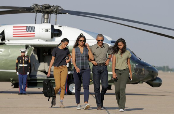 Michelle Obama tiết lộ đã thụ tinh trong ống nghiệm để sinh 2 con gái - Ảnh 2. Michelle Obama tiết lộ đã thụ tinh trong ống nghiệm để sinh 2 con gái - Ảnh 2.