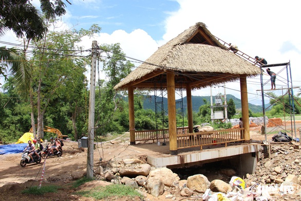 Dự án du lịch chưa làm xong đã bán vé - Ảnh 1. Dự án du lịch chưa làm xong đã bán vé - Ảnh 1.