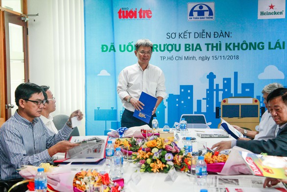 Thấy khách say rượu lái xe không nhắc là tiếp tay vi phạm - Ảnh 6. Thấy khách say rượu lái xe không nhắc là tiếp tay vi phạm - Ảnh 6.