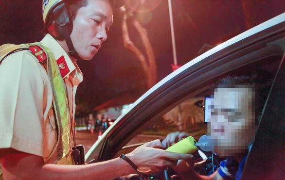 Diễn đàn “Đã uống rượu bia thì không lái xe”: Muốn an toàn, đừng hô khẩu hiệu - Ảnh 1. Diễn đàn “Đã uống rượu bia thì không lái xe”: Muốn an toàn, đừng hô khẩu hiệu - Ảnh 1.