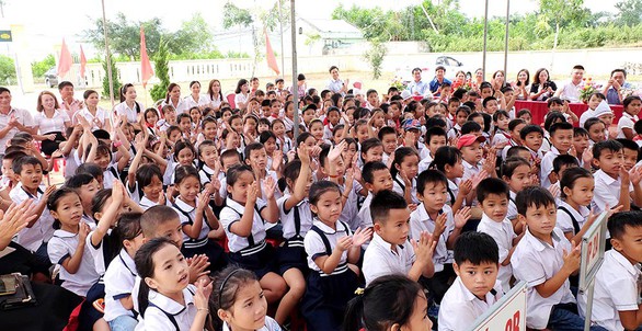 Chubb Life Việt Nam trao tặng thiết bị dạy và học tại 06 tỉnh miền Trung - Ảnh 4. Chubb Life Việt Nam trao tặng thiết bị dạy và học tại 06 tỉnh miền Trung - Ảnh 4.