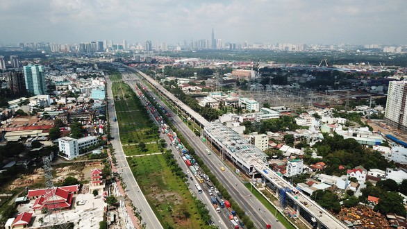 Hai tuyến metro tại TP.HCM vì sao chậm tiến độ? - Ảnh 1. Hai tuyến metro tại TP.HCM vì sao chậm tiến độ? - Ảnh 1.
