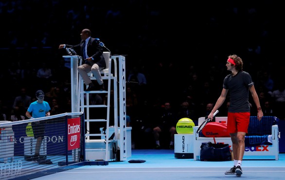 Zverev bị CĐV la ó trong chiến thắng trước Federer - Ảnh 4. Zverev bị CĐV la ó trong chiến thắng trước Federer - Ảnh 4.