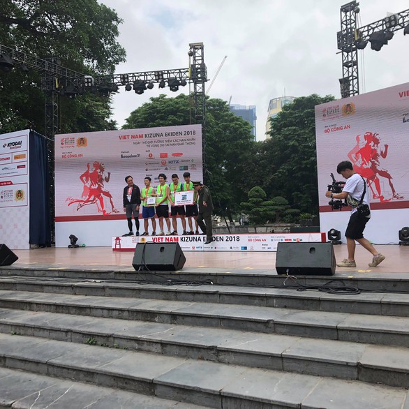 Giải chạy Kizuna Ekiden: Ngày hội thể thao vui vẻ - Ảnh 5. Giải chạy Kizuna Ekiden: Ngày hội thể thao vui vẻ - Ảnh 5.