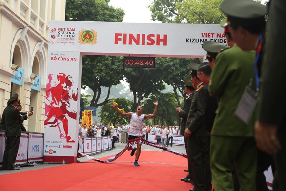 Giải chạy Kizuna Ekiden: Ngày hội thể thao vui vẻ - Ảnh 11. Giải chạy Kizuna Ekiden: Ngày hội thể thao vui vẻ - Ảnh 11.
